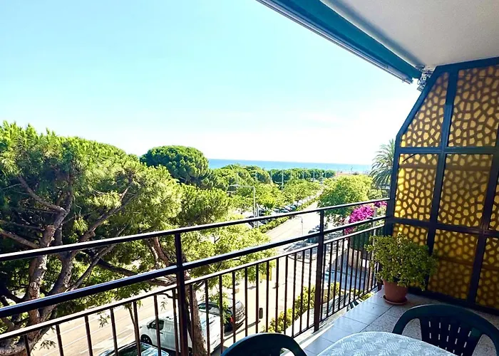 Terramar Stay - Pool, Parking & Sea Views
