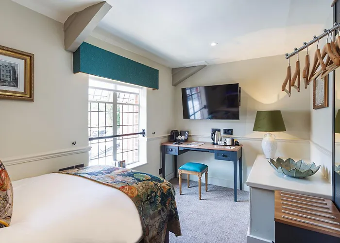The George Hotel, Amesbury, Wiltshire - The Coaching Inn Group
