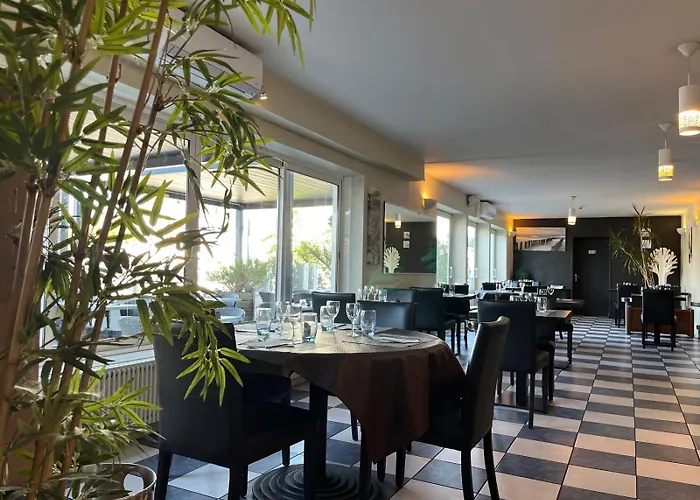 Hotel De La Mer