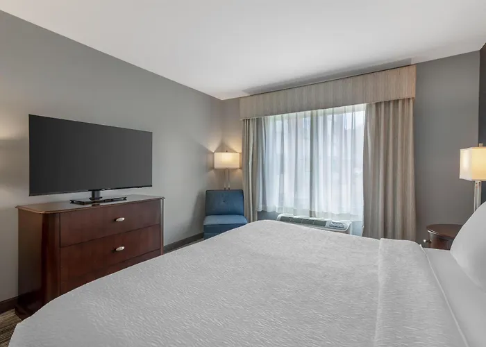 Best Western Plus Franklin Square Inn