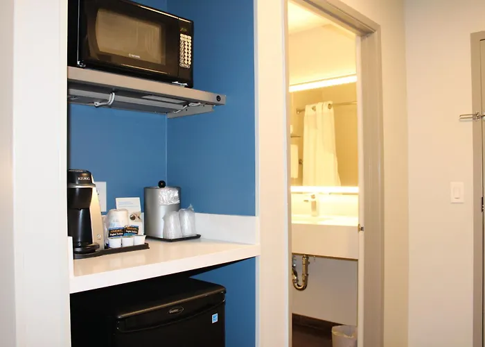 Holiday Inn Express Bakersfield By Ihg