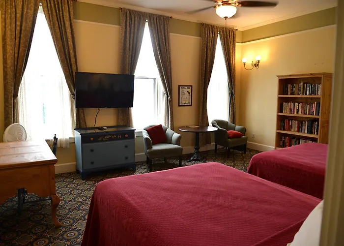 Historic Plaza Hotel