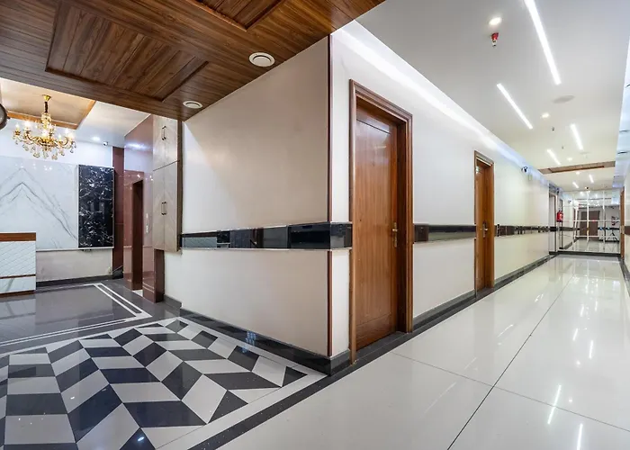 Hotel Leela Grande