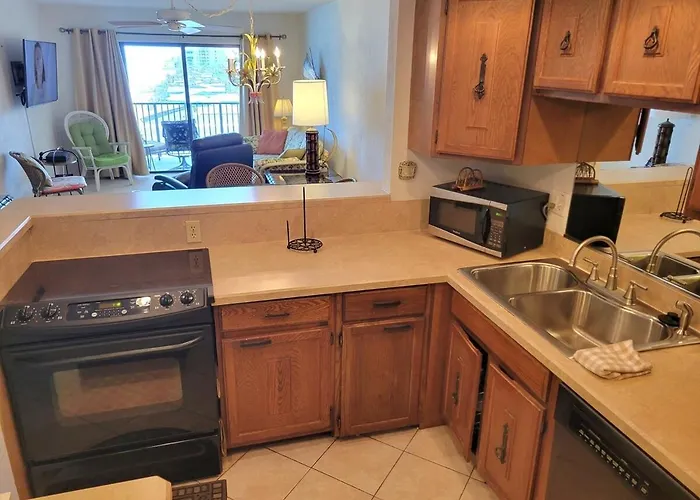 511 - Top Floor 1 Bedroom Amazing View!
