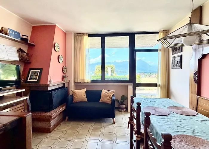Flowers & Garden Apartment Con Vista Lago