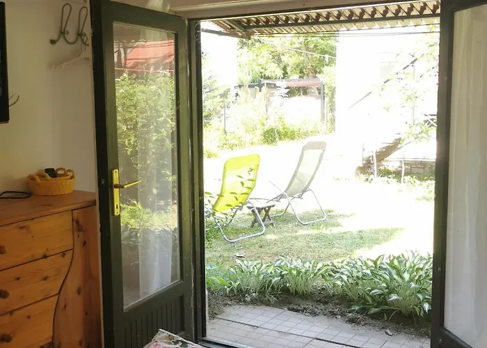 Kameleon Apartmanhaz Ev Toeltessel