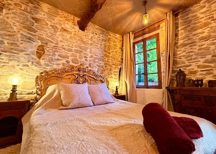 La Maison Des Templiers ~ Ostal Medieval ~ Logis Enchantes