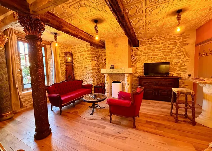 La Maison Des Templiers ~ Ostal Medieval ~ Logis Enchantes