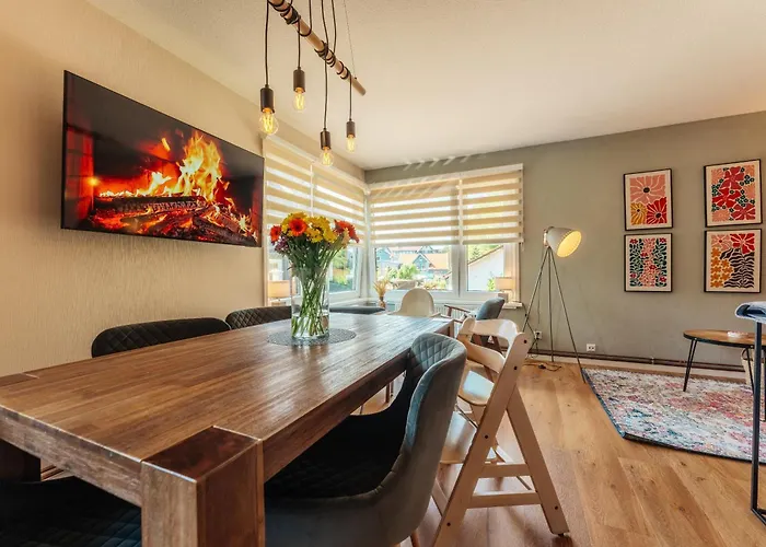 Pavillon Am Kurpark - Top bewertet von Familien! Zentral, modern, ruhig - mit Balkon, Schlitten, Grill, Parkplatz, Wallbox und inklusive Wäschepaket