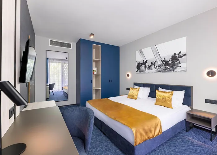 Lua Boutique Roomz- Adults Only