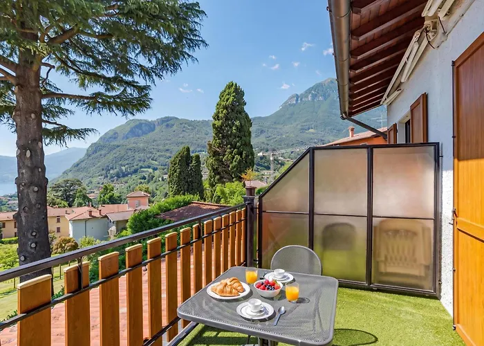 Lake View Cori Apartments