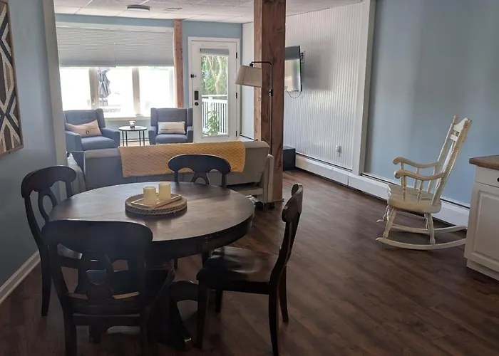 Peninsula Point Cozy Lakefront Condo 1Br 1Ba