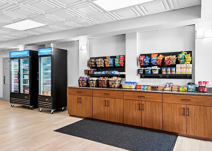 Hometowne Studios By Red Roof & Conference Center Cortland