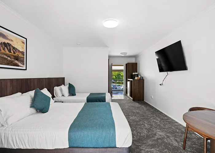 Sundowner Hotel Motel