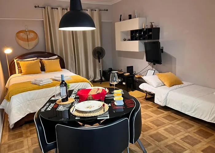 Studio Central Na Amadora, Vista Da Cidade, Sossegado, A 15Min De Lisboa