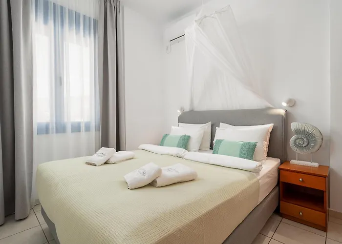 Finikas Studios & Apartments - Kalamaki Holidays