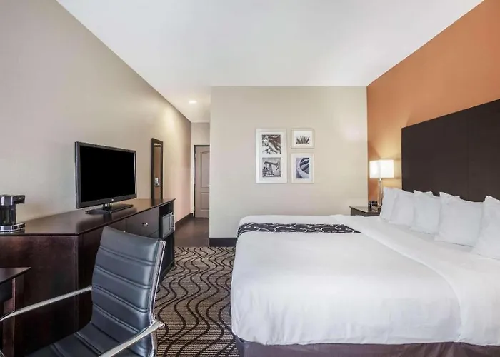 La Quinta Inn & Suites By Wyndham Beeville