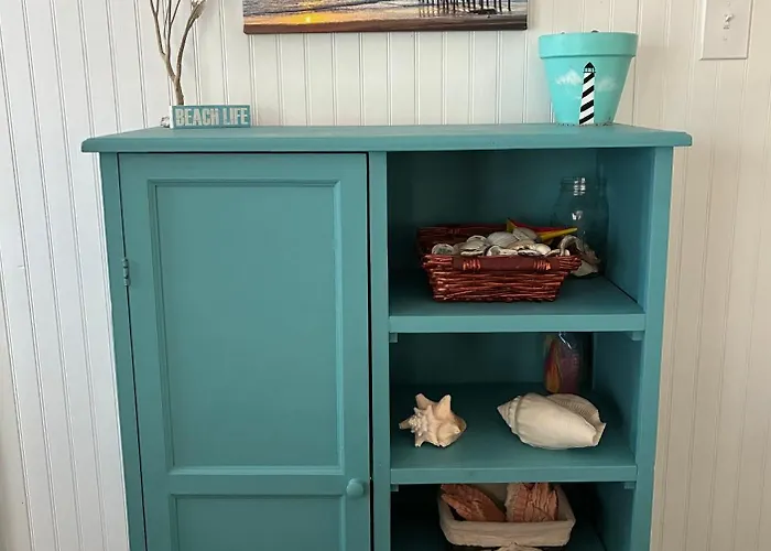 Captain'S Quarters