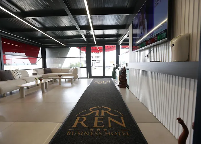 Ren Business Hotel