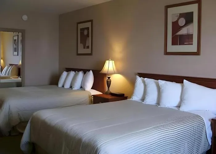 Best Western Plus Lake Front Hotel
