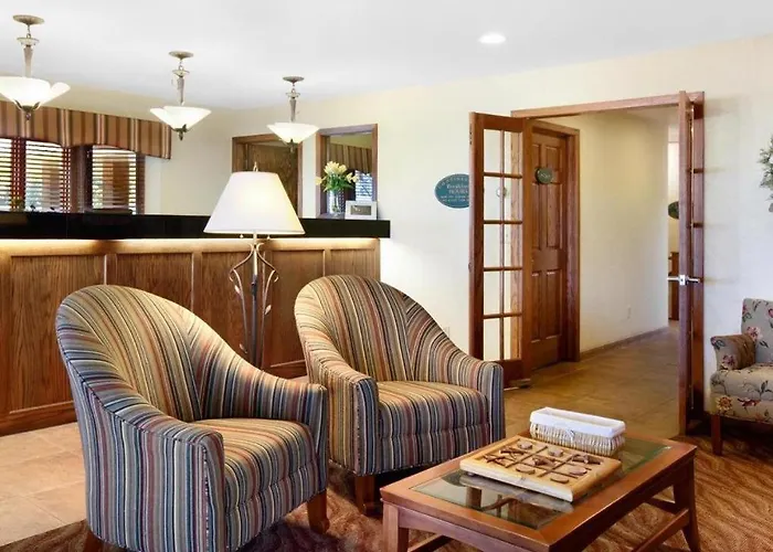 Quality Inn & Suites Detroit Lakes