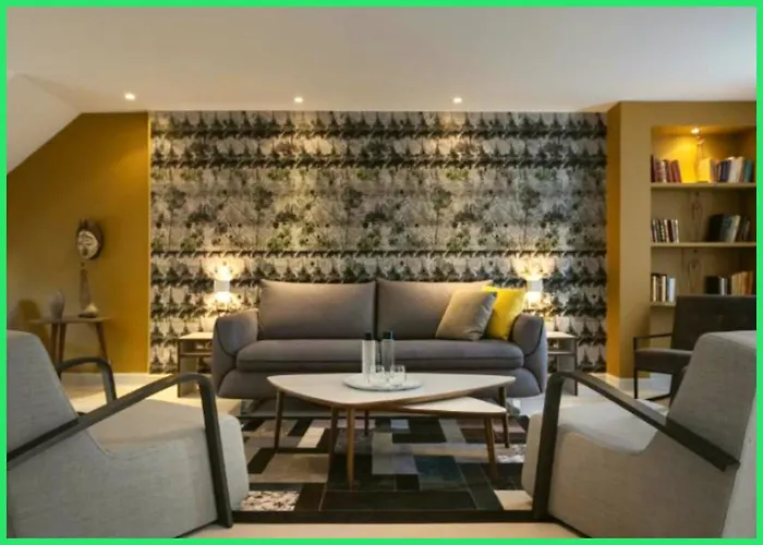 Hotel Gupta Residency ! Ujjain - Fully-Air-Conditioned Hotel At Prime Location With Wifi , Near Mahakal Temple And Railway Station, Newly Constructed And Luxurious Rooms