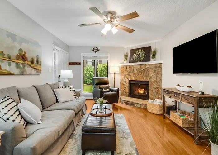 Brook Haven Condo - Downtown Blowing Rock Ground Floor Fully Stocked With 2 King Beds