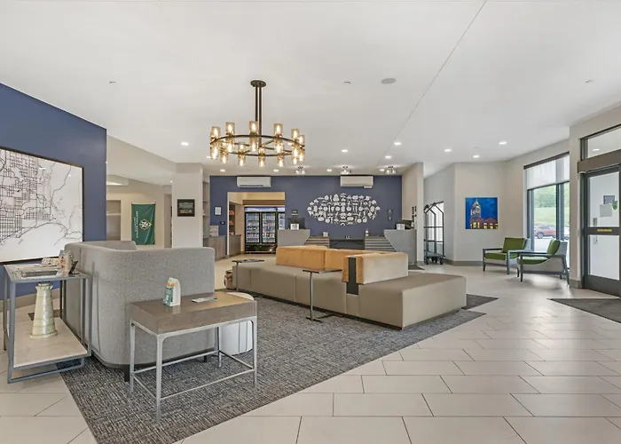 Best Western Plus Marquette Hotel & Suites