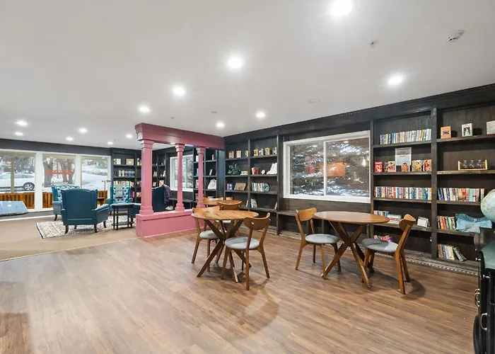 Library Inn - Boutique Rooms - Free Breakfast - Hot Tub
