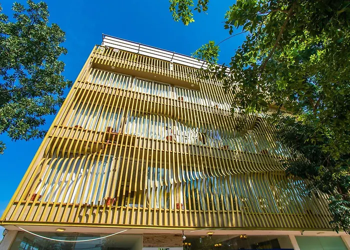 Townhouse Upstream Suites
