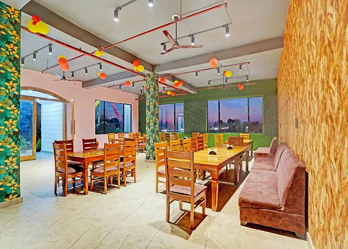 Hotel O J V Courtyard