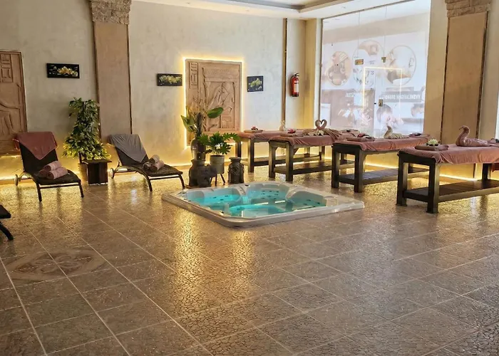 Royal Regency Club