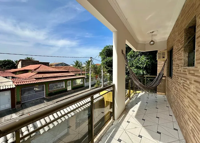 Apartamento com varanda a 300m da Praia do Abricó
