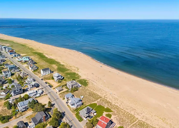 Camp46 Luxury Oceanfront Plum Island Cottage