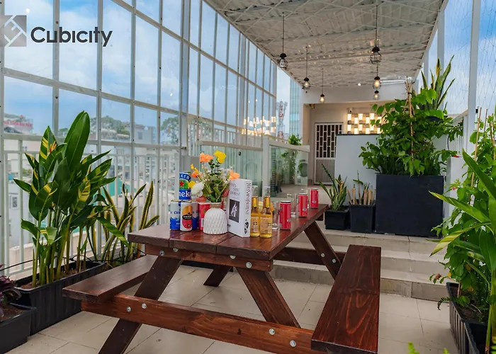 Cubicity Ton That Tung - 300M To Walking Street