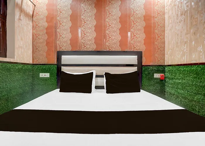Hotel O A - One Guest House