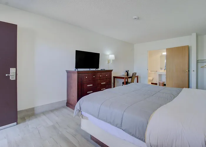 Oyo Malden Airport Inn