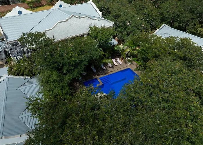 Kasambabezi Lodge