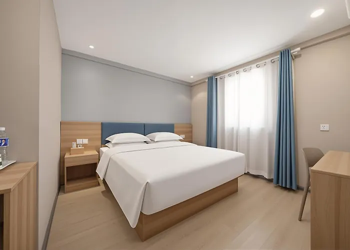 Home Inn Huayi Selected Yellow Crane Tower Tang Hualin Branch