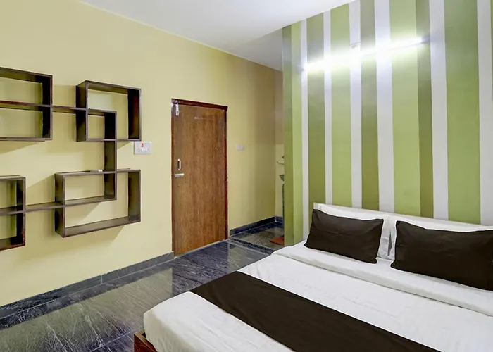 Hotel O Sv Grand Apsrtc Depot