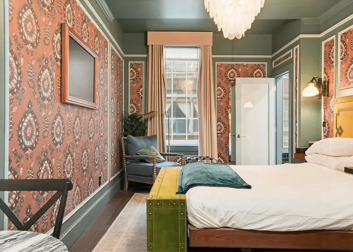 The Gas Lamp Hotel