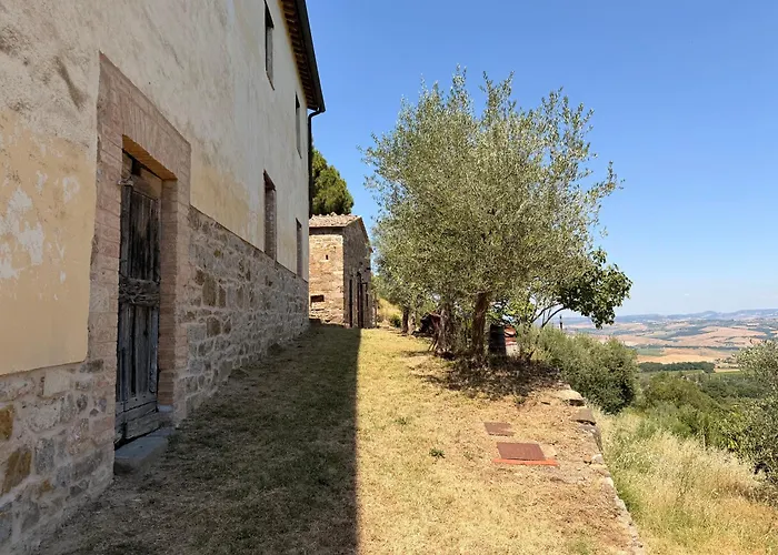 Nuovissimo Loft Panoramico Con Giardino A Montalcino