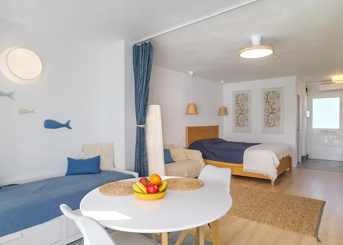 Sunny Sea Garden Apartment