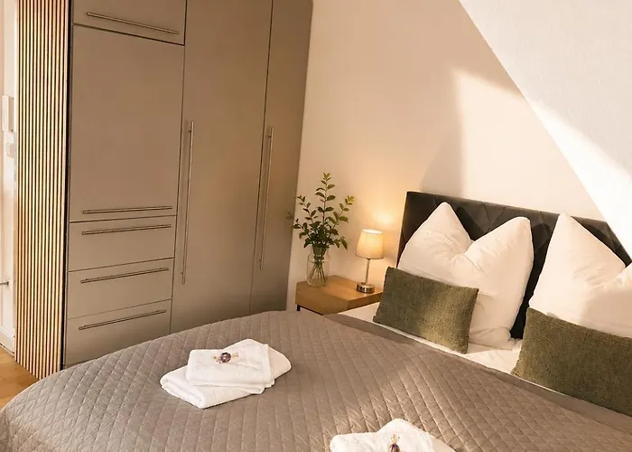 BELLA - Business&Family Ap 16, 100m vom Konzerteingang Schloß, Parkplatz, SmartTV, Netflix, Waschmaschine, 24h Checkin, 46qm