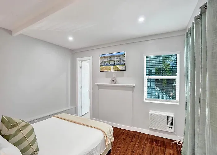 Coastal Charm 1Br Retreat Near Pompano Beach