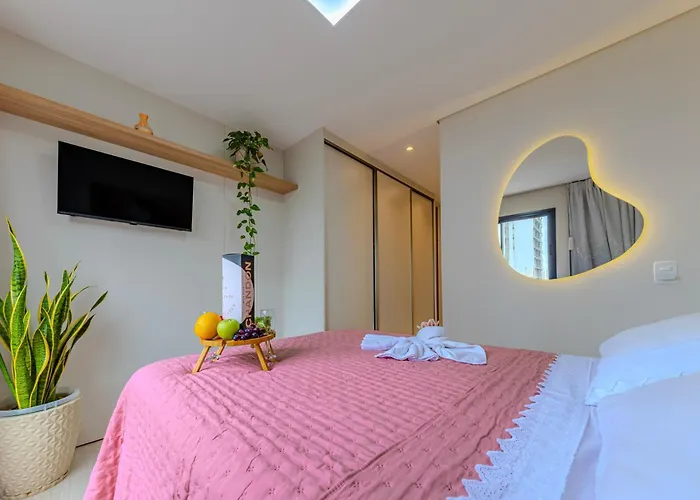 Apto a VISTA MAR 150m PRAIA Cozinha completa CHURRASQUEIRA AR CONDICIONADO Wi-Fi e vaga privativa de garagem Reserve agora mesmo