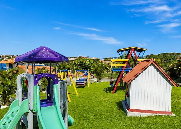 À 20min da PRAIA do Forte - TOP 1 QUARTO com ESTACIONAMENTO em Condomínio com VISTA INCRIVEL - PORTARIA 24h, PISCINA, Sauna e Parquinho Infantil - Apartamento com Ar condicionado, Smart TV, Wi-Fi, Cozinha Completa, apenaaldeia