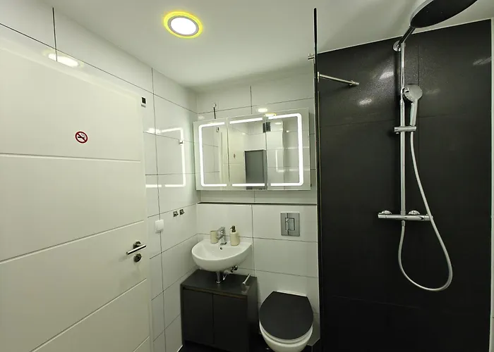 Modern Apartments Neuburg US - NEU - 2 Zimmer, Komfort, Top Ausgestattet, Smart TV, Wi-Fi