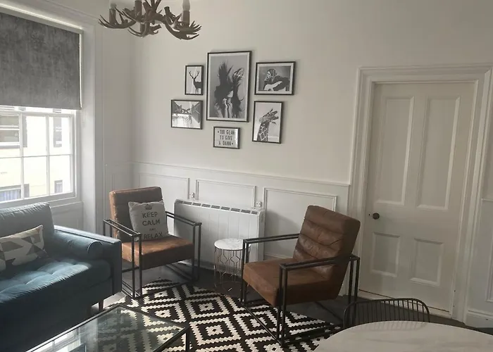 Aquila House