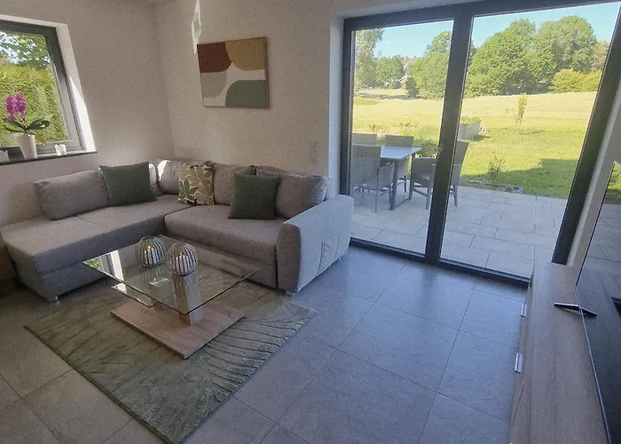 Ferienwohnung Wiesengrund, Ruhig im Ortsteil von Roth, nähe Rothsee, 25 min Messe Nbg